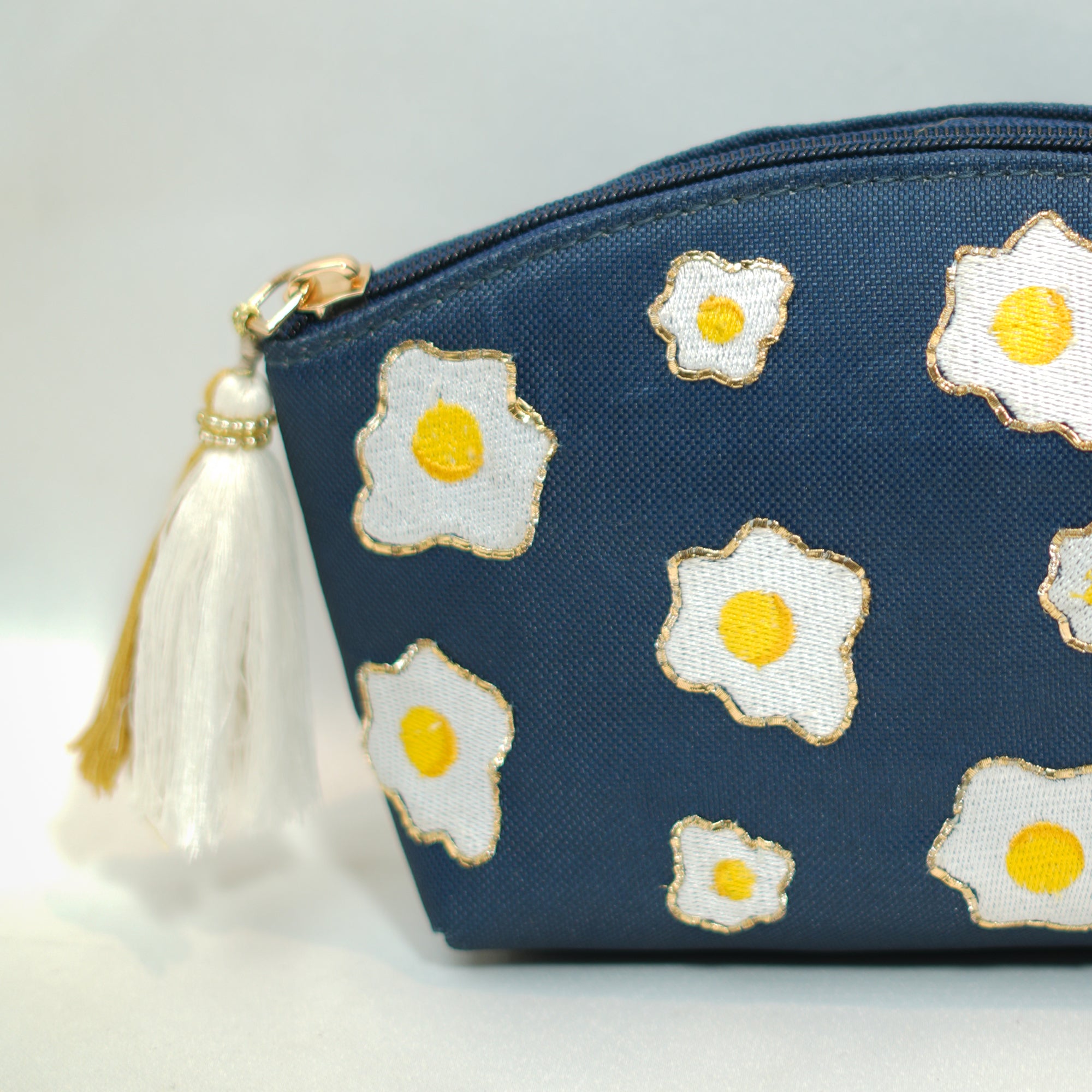 Daisy Bloom Embroidered Pouch